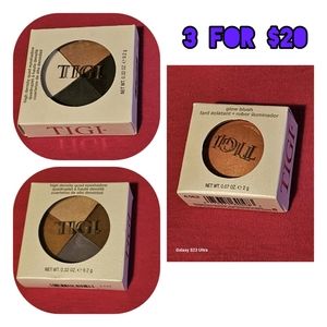 TIGI EYE SHADOW AND BLUSH